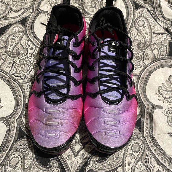 Vapormax Plus “Be True” - Picture 3 of 3